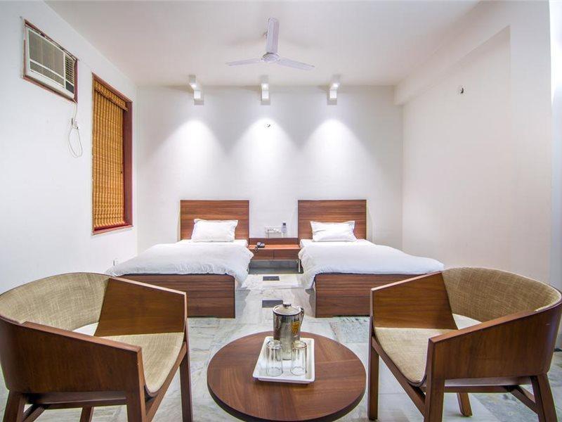 Hotel Bhakti Dhama Vrindāvan Екстериор снимка
