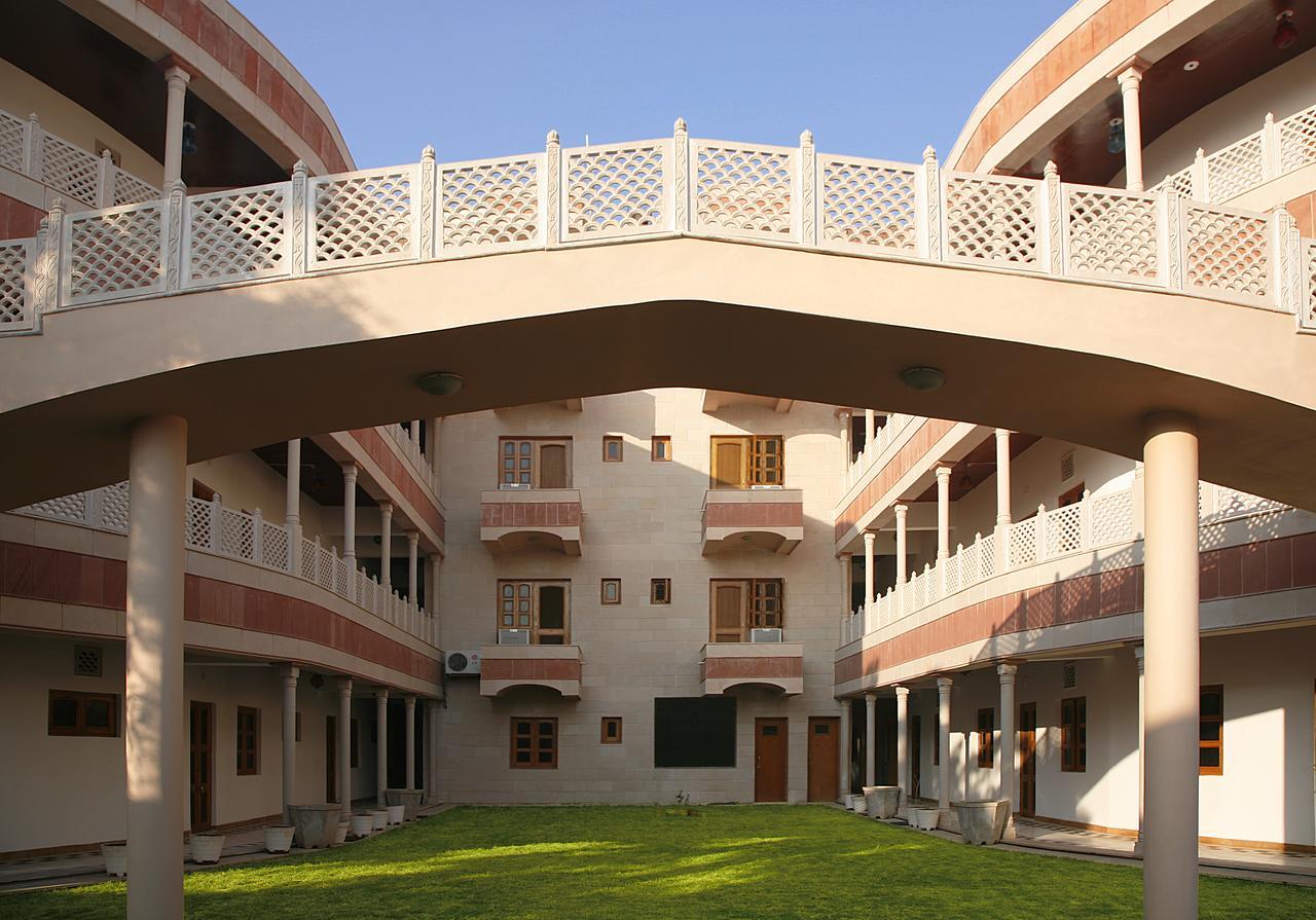 Hotel Bhakti Dhama Vrindāvan Екстериор снимка