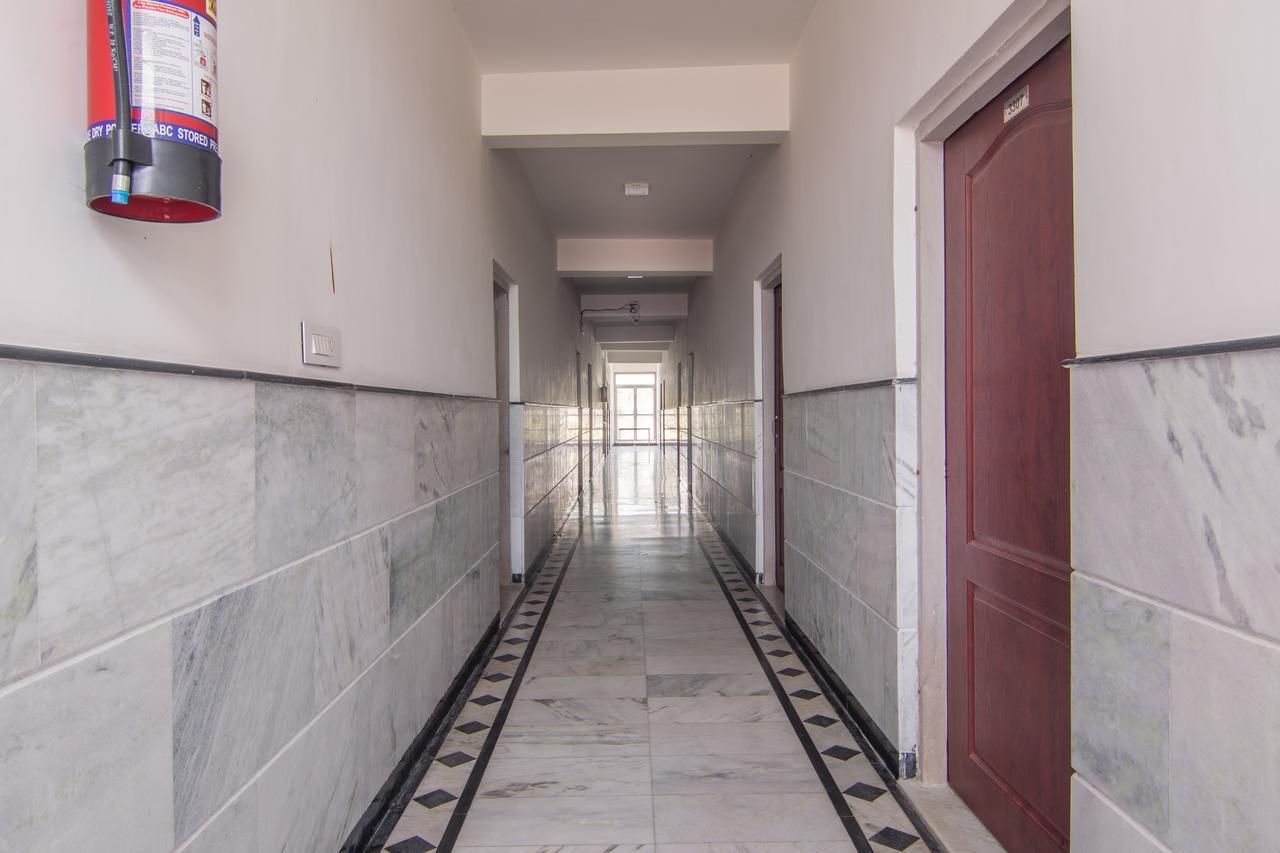 Hotel Bhakti Dhama Vrindāvan Екстериор снимка
